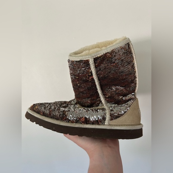 UGG Australia Classic Short Boots Sparkle Sequin Champagne Size 7 - Picture 4 of 7